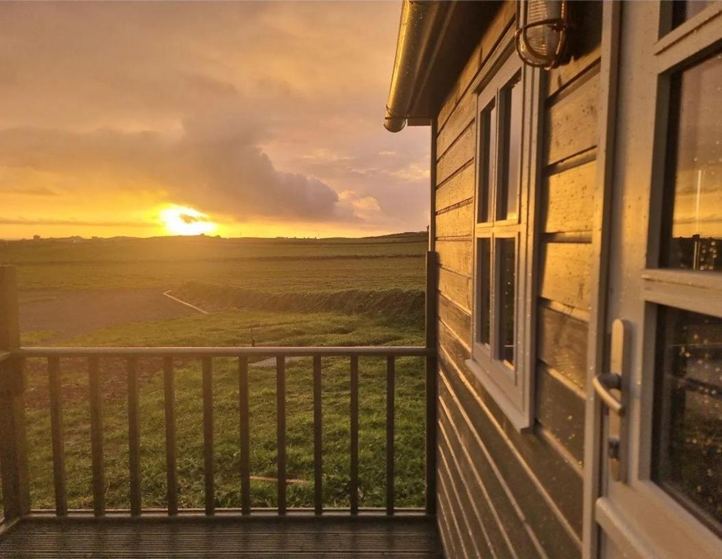 Wild Meadow Huts Villa Doolin Exterior photo