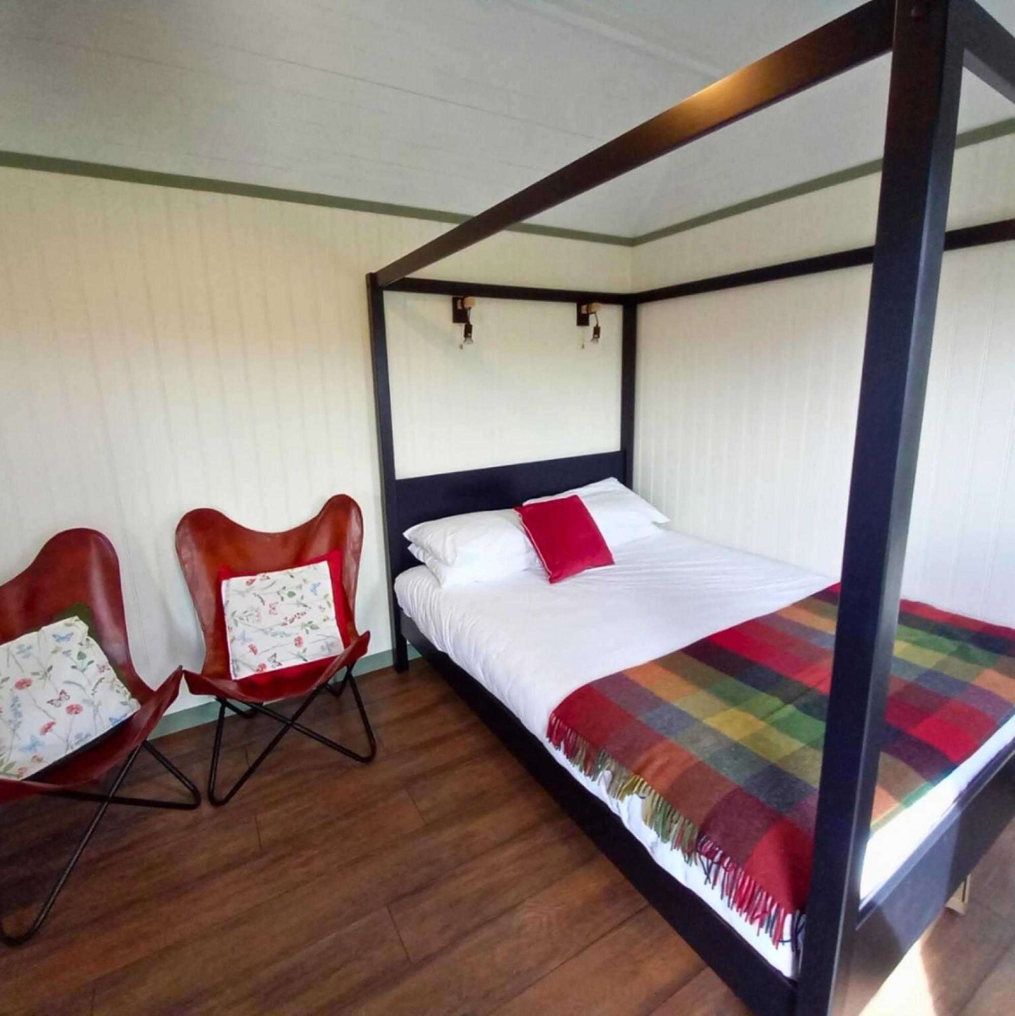 Wild Meadow Huts Villa Doolin Room photo